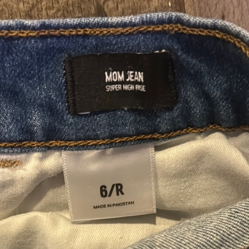 Express Distressed Jeans - Picture 11 of 11